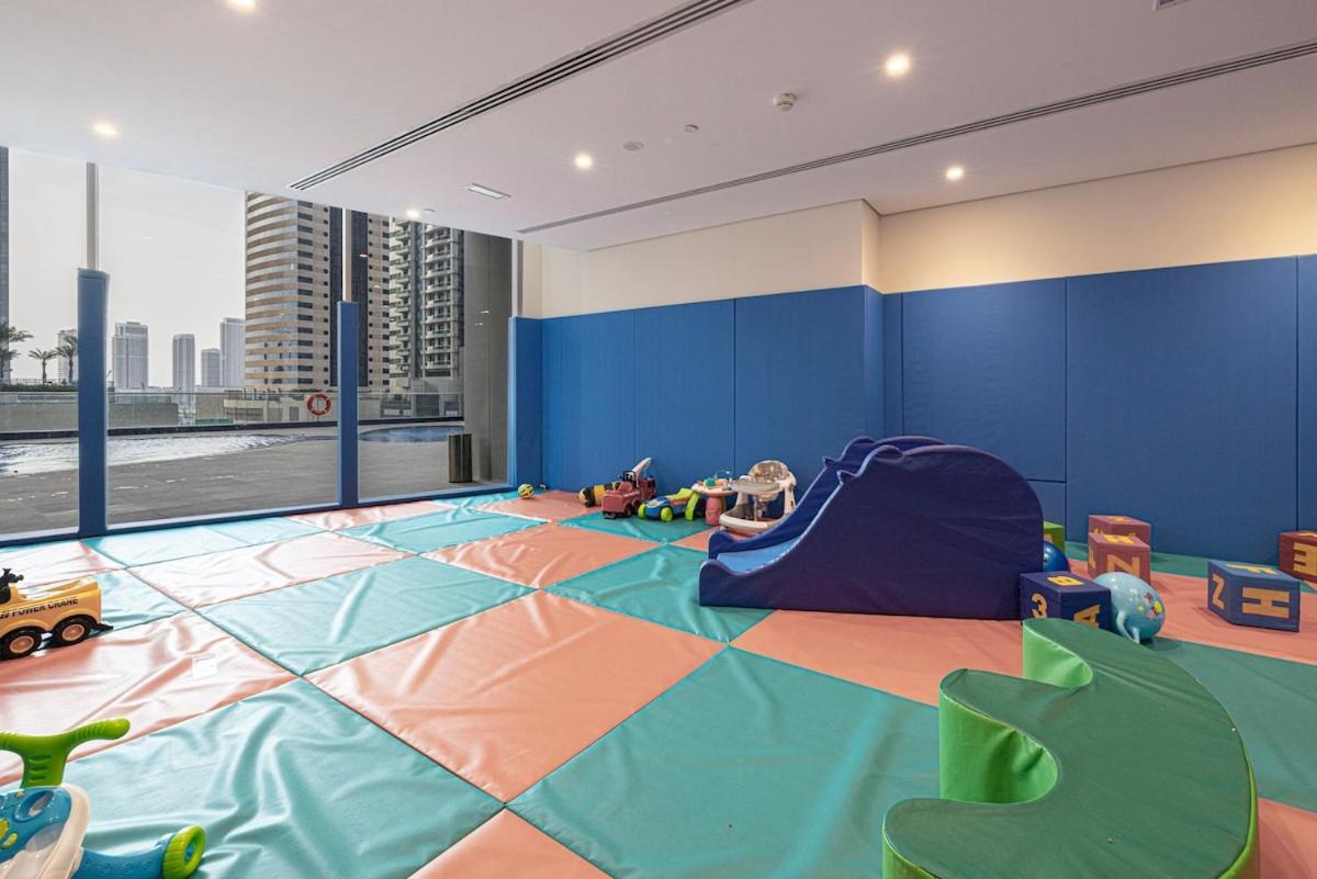 Marina, & Marina View , 2 Bed Perfect For Groups *
